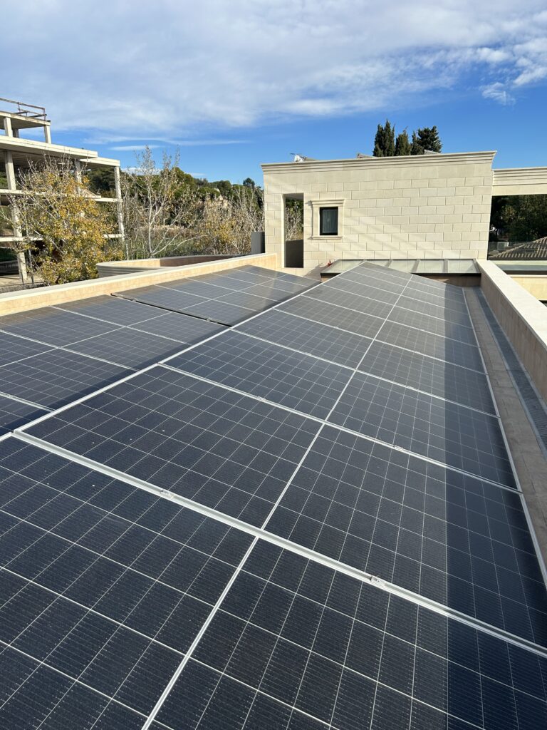 Placas solares en la cubierta